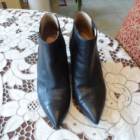 CHANEL Black Goatskin Leather Black Ankle Boots Size 37.5B - Picture 1 of 16